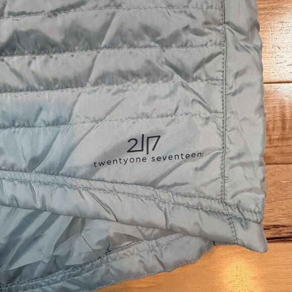 Women’s Twentyone Seventeen Of Sweden Primaloft Quilted With Zipper Detail Skirt - Picture 2 of 9